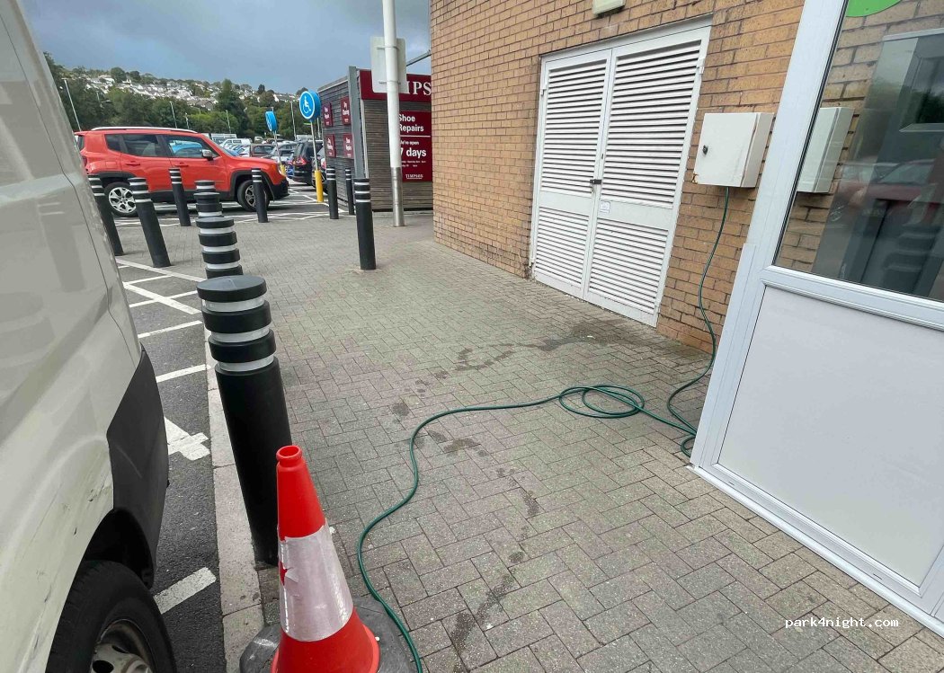 (TR10 9LY) Penryn - Jennings Road — foto 2