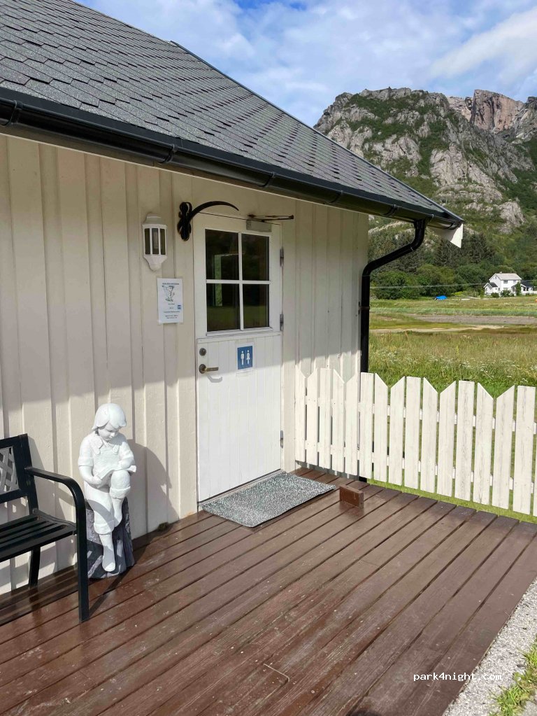 (8193) Rødøy - Unnamed Road — foto 3