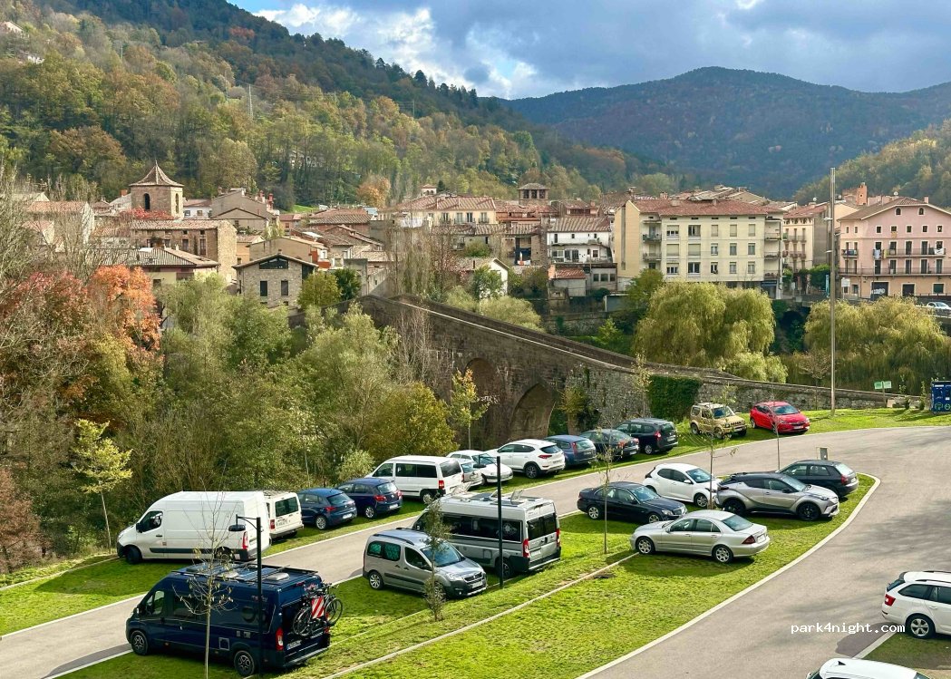 (17860) Sant Joan de les Abadesses - 1 Passeig de l'Estació — foto 2