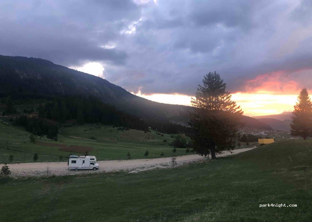 (8G5W+3P2) Šišava - Unnamed Road — foto 2