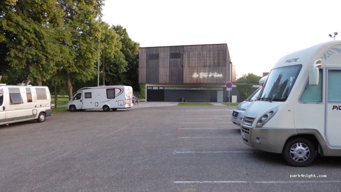 (67610) La Wantzenau - 5-17 Quai des Bateliers — foto 2