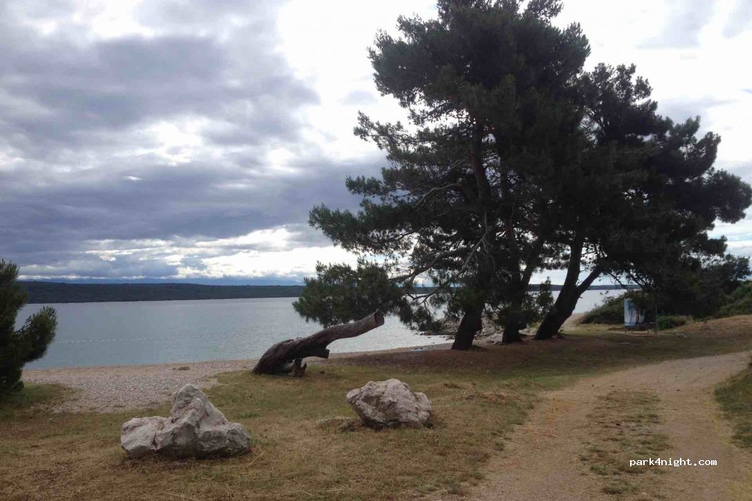 (51554) Nerezine - 6 nazor ulica — foto