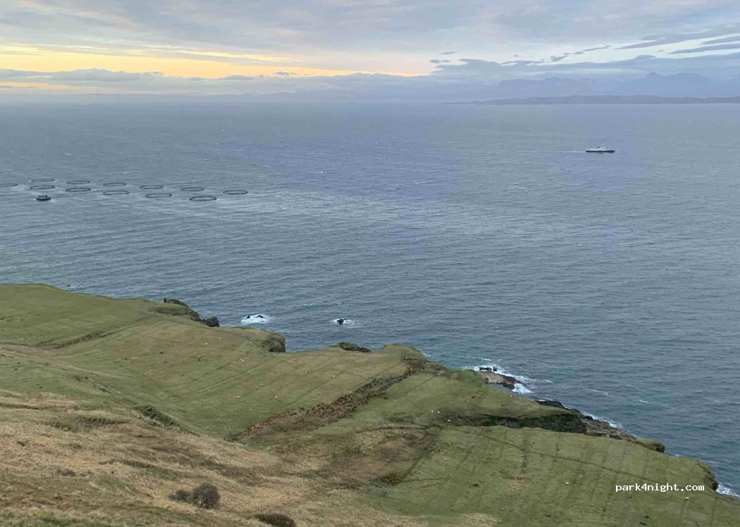 (IV51 9HX) Isle of Skye - A855 — foto 3