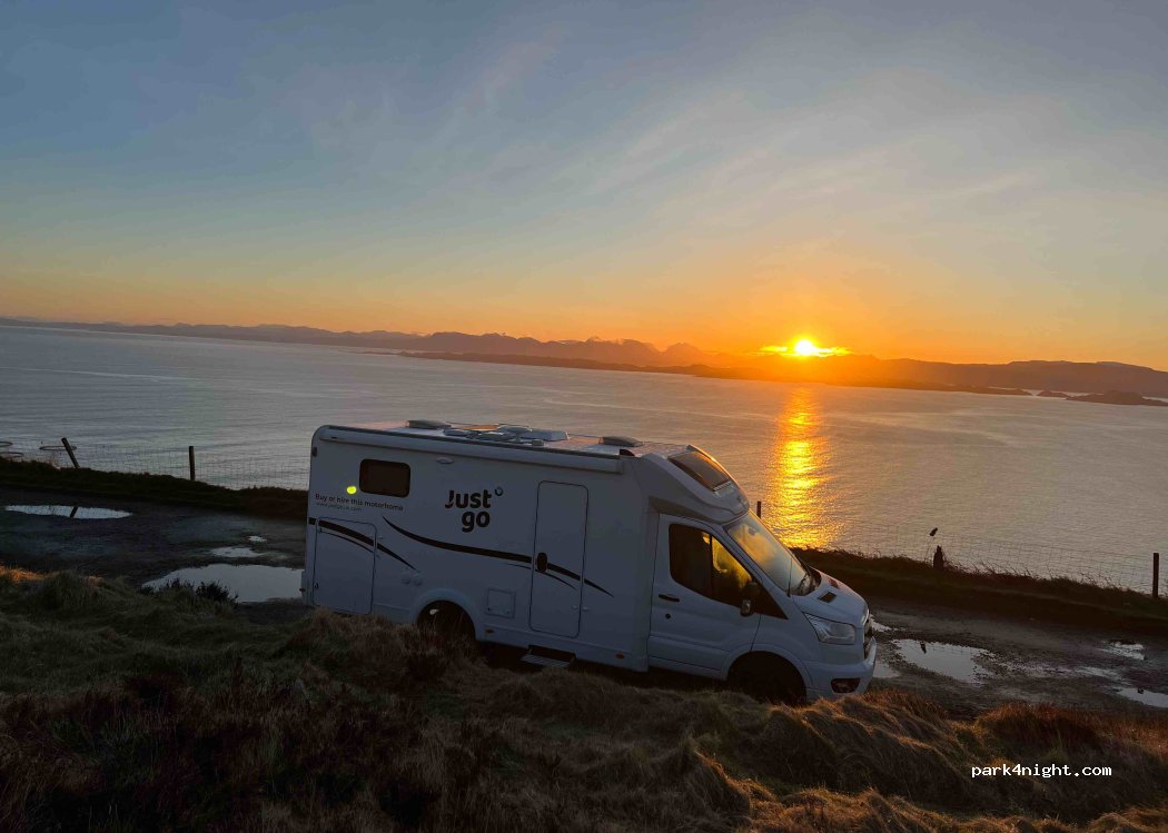 (IV51 9HX) Isle of Skye - A855 — foto 4