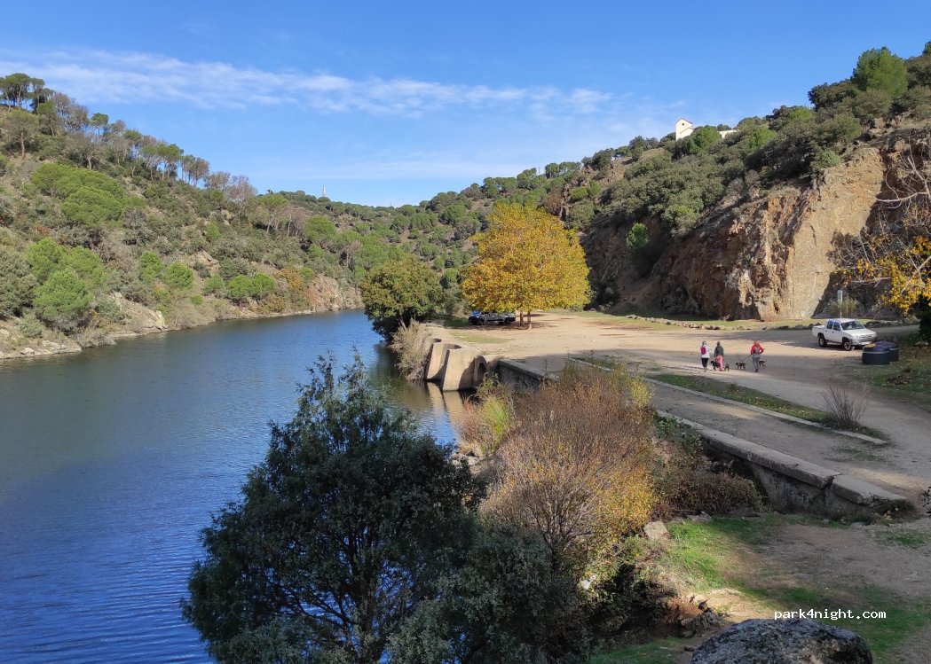 (28695) Navas del Rey - Unnamed Road — foto 2