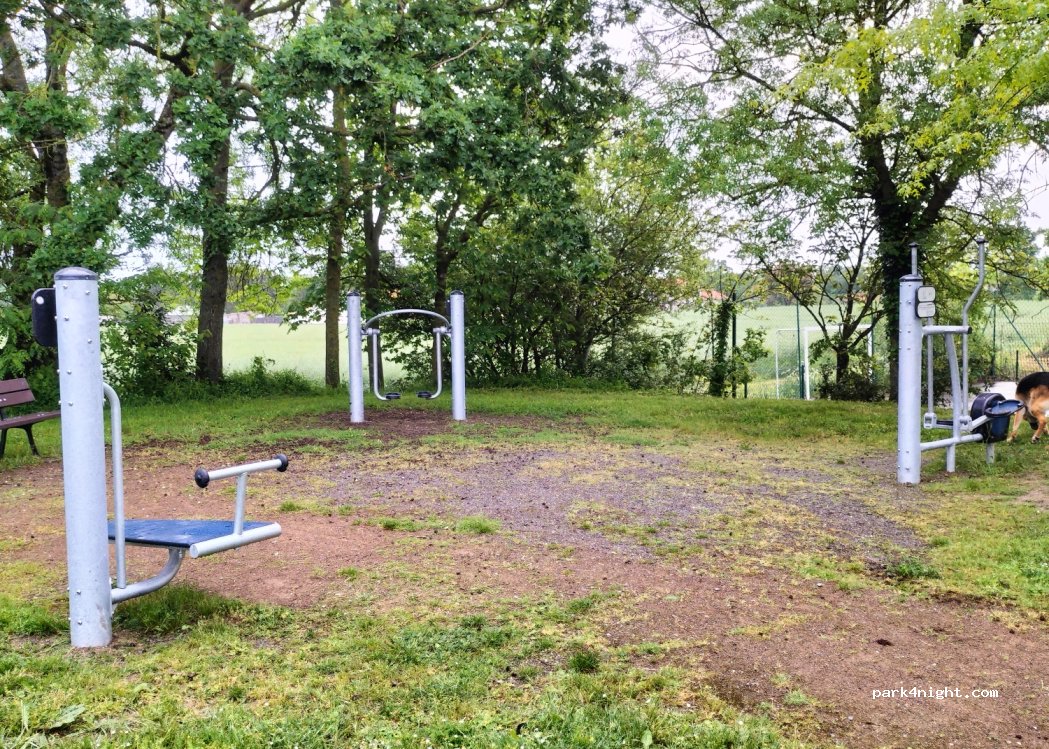 (49410) Le Mesnil-en-Vallée - 8 Rue des Echuettes — foto 3