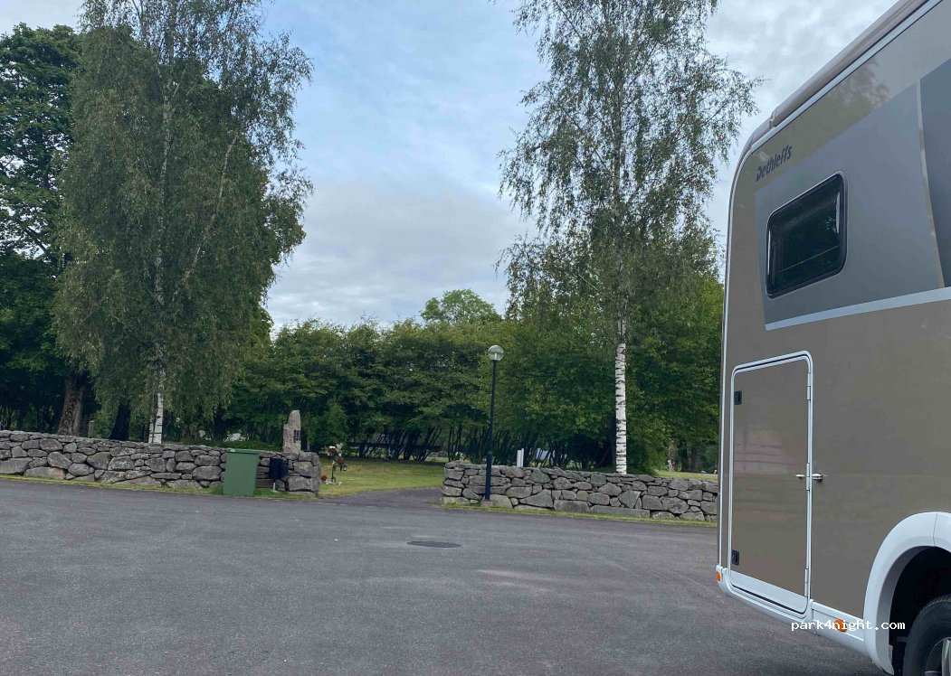 (330 15) Bor - Kyrkvägen — foto