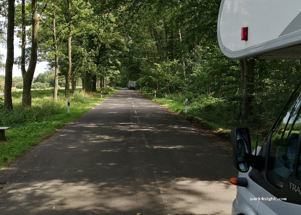 (25563) Föhrden-Barl - Unnamed Road — foto