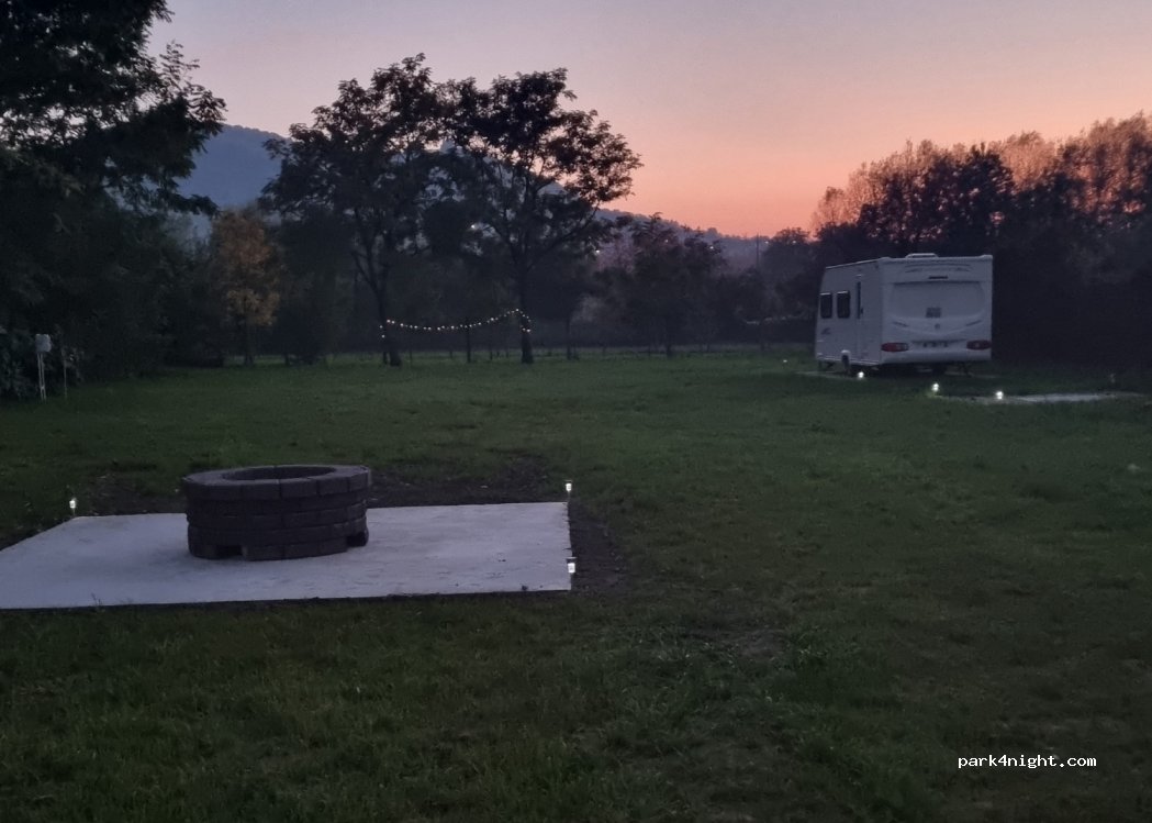 Diamond Lakóautó Parkoló & Szervíz — foto 3