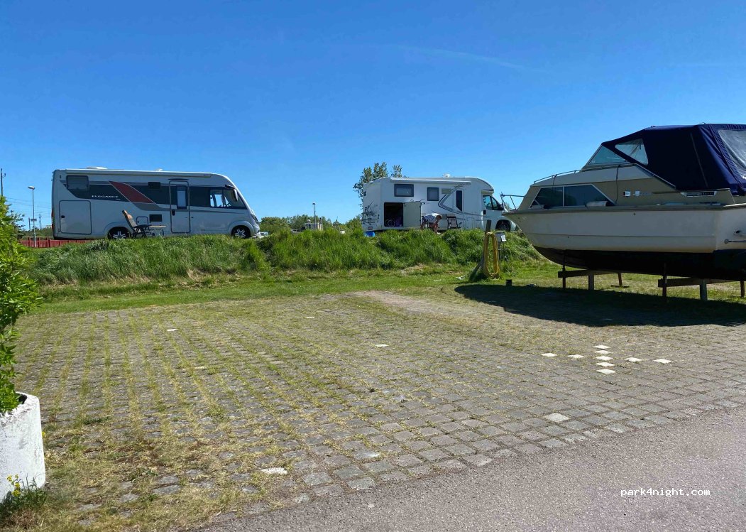 Ställplats Föreningshamnen i Skälderviken — foto 4