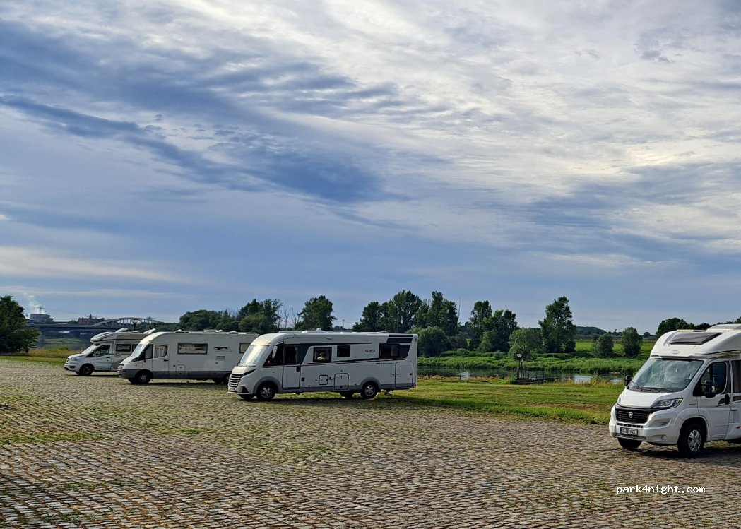 Caravan-Parkplätze am Elbufer — foto 4
