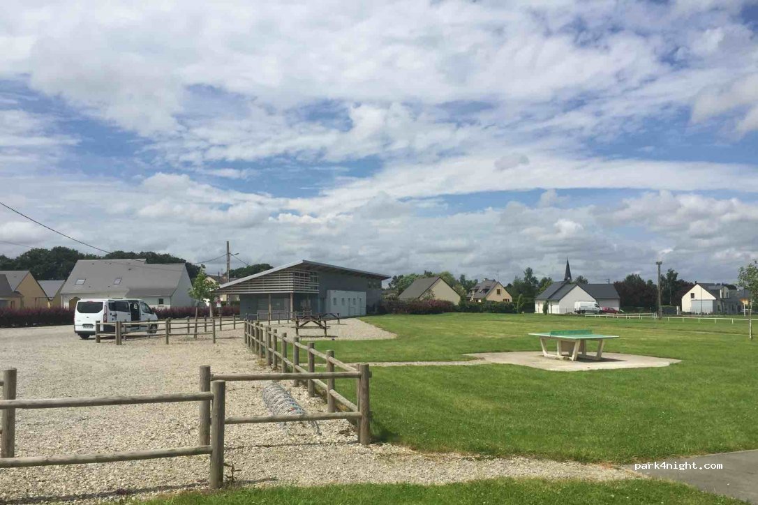 (53470) Châlons-du-Maine - Chemin de la Gobtière — foto 4