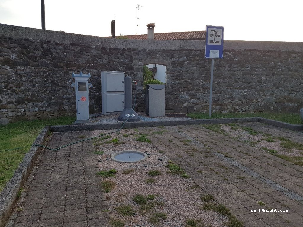 (33044) Oleis - 16 Via Rosazzo — foto