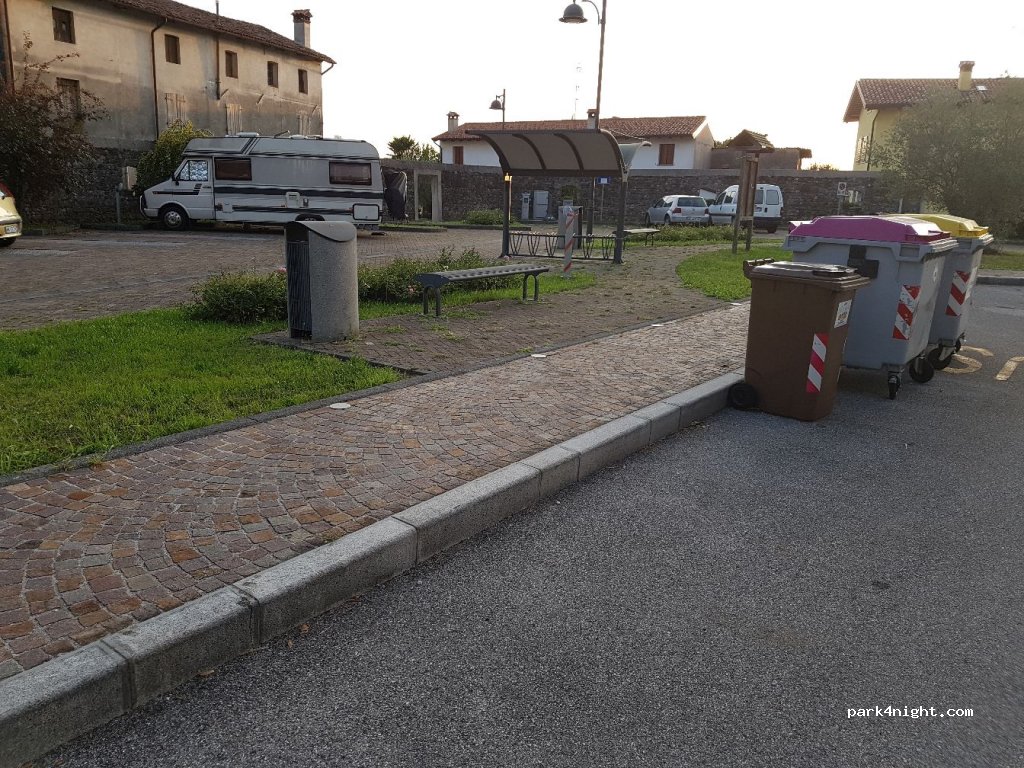 (33044) Oleis - 16 Via Rosazzo — foto 2