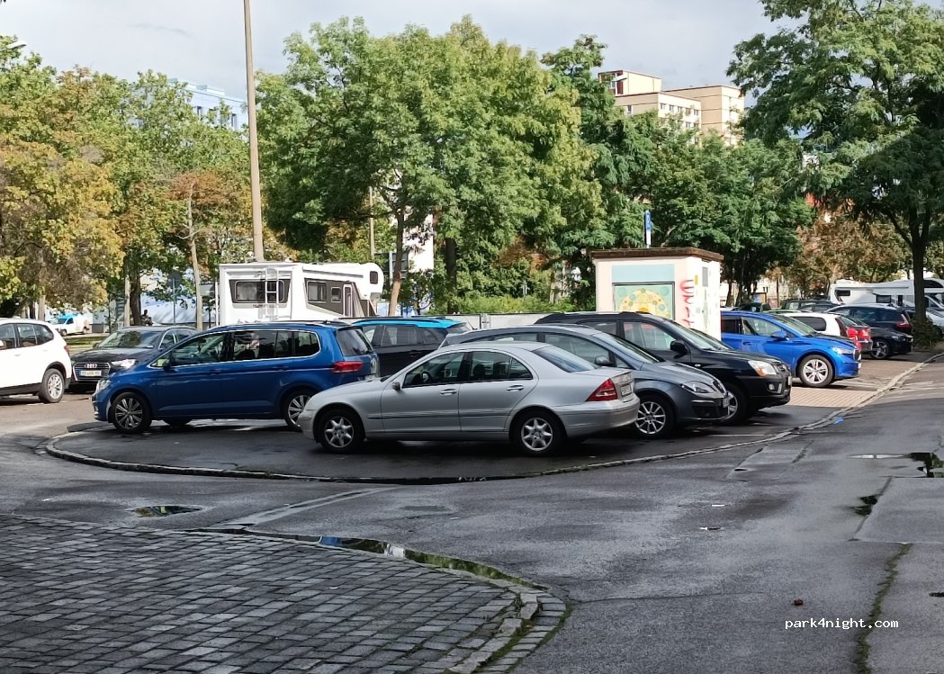 (99084) Erfurt - 131 Juri-Gagarin-Ring — foto 2
