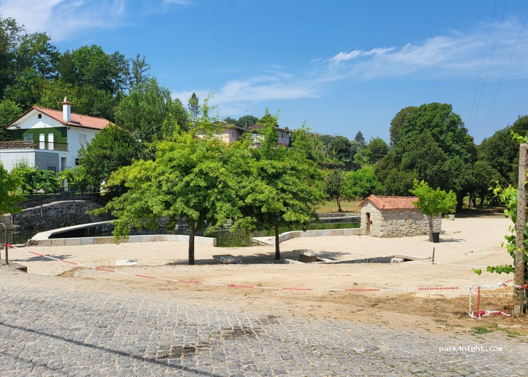 (4820) Agrela - 98 Avenida de Santa Cristina — foto