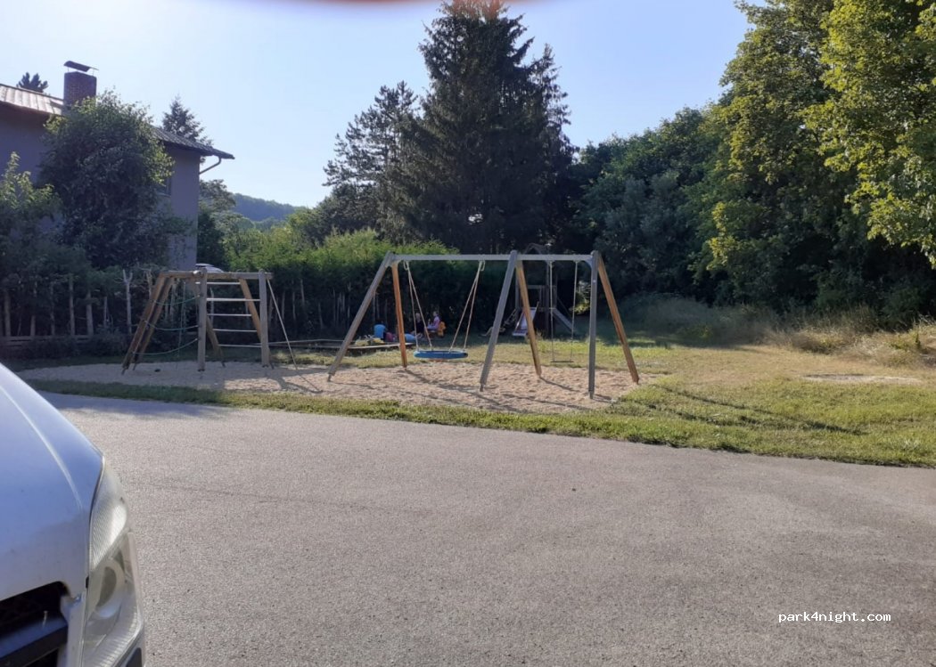 (2532) Heiligenkreuz im Wienerwald - 4 Am Pelzacker — foto 2