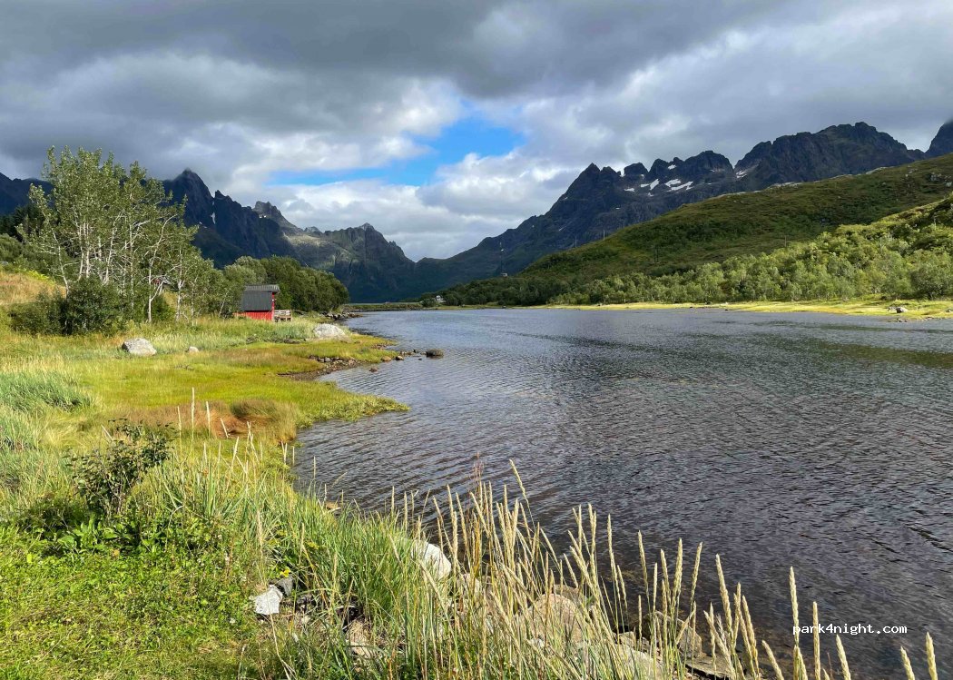 (8316) Laupstad - 26 Midnattsolveien — foto