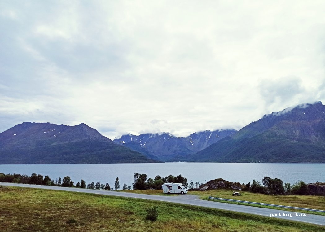 (9550) Øksfjord - 3 Finnesveien — foto