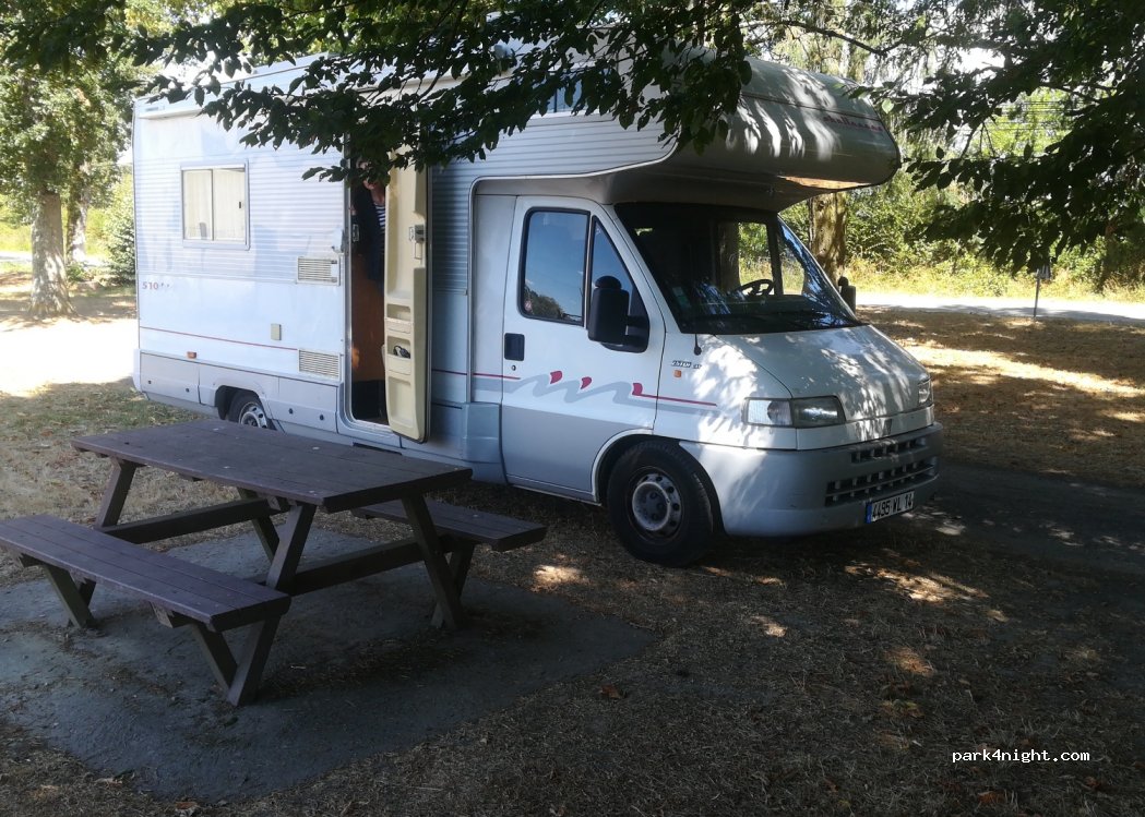 (49420) Ombrée d'Anjou - Unnamed Road — foto