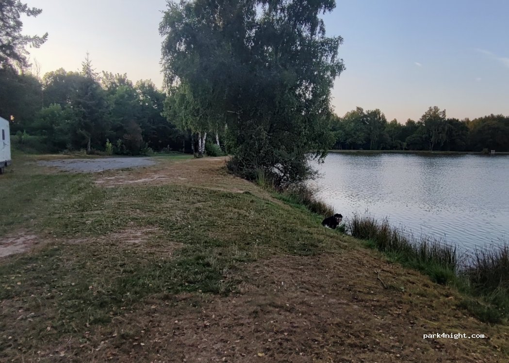(36270) Éguzon-Chantôme - Unnamed Road — foto 3