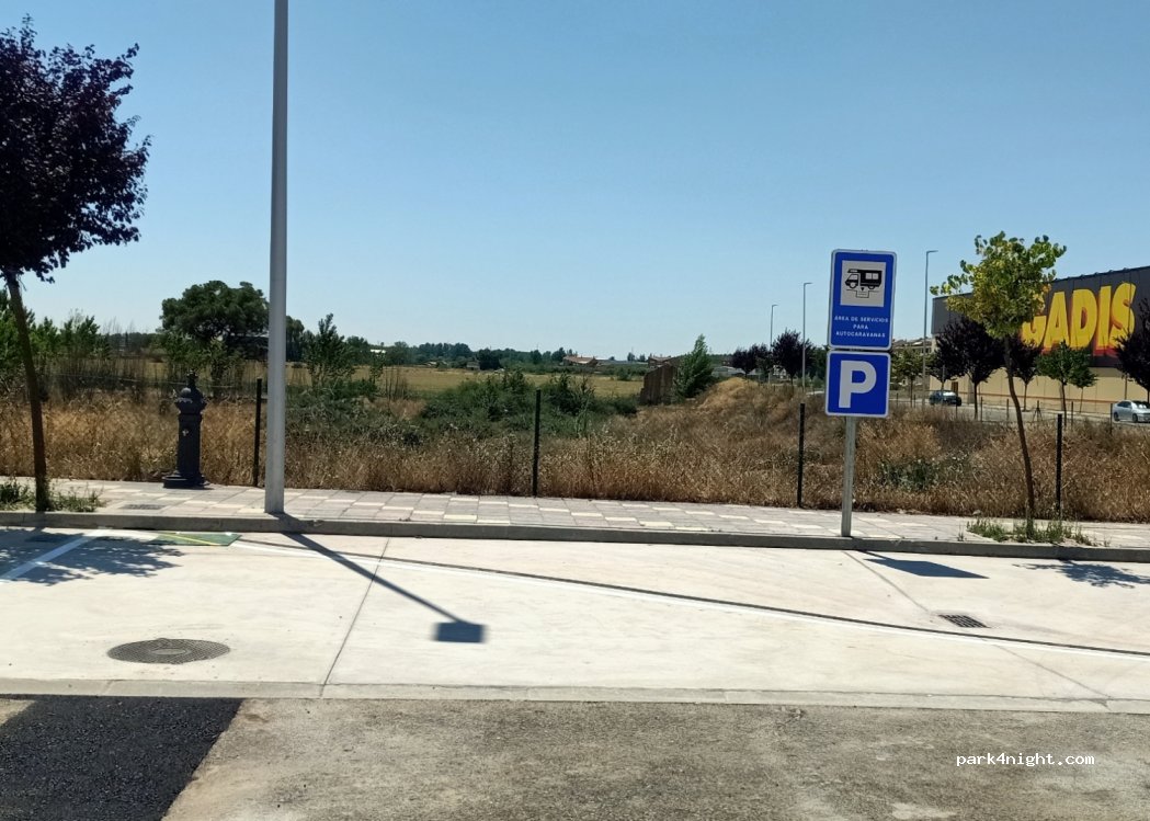 (49600) Benavente - 41 Arrabal Borregil Pago — foto