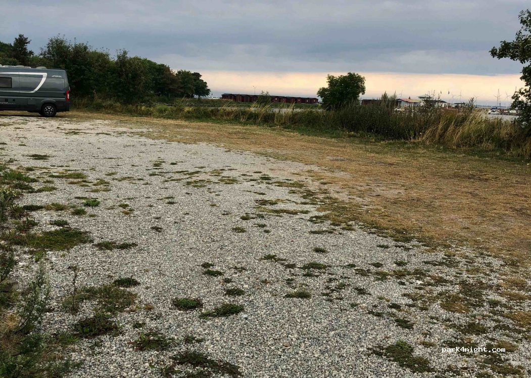 (623 35) Burgsvik - 32 Hamnvägen — foto 2