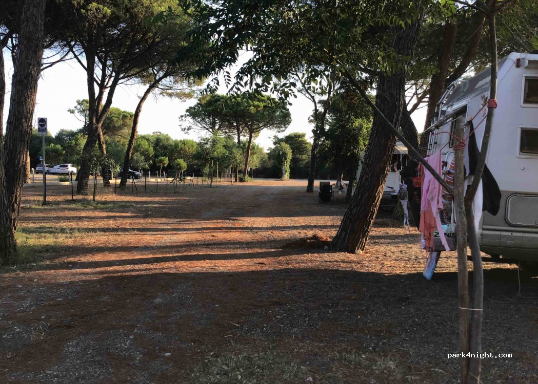 Area Sosta Camper | Parco Vacanze Olympus — foto
