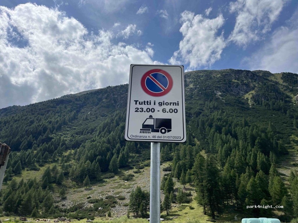 (23041) Livigno - Via Compari — foto