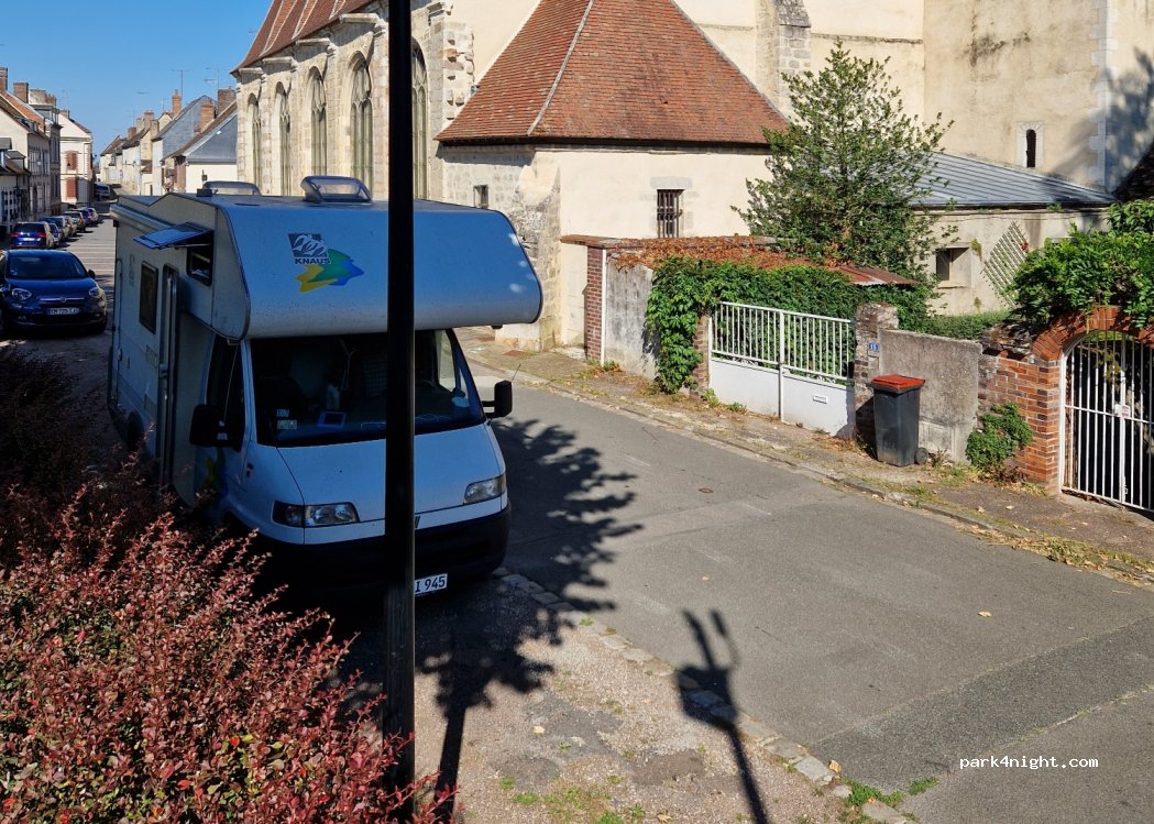 (45320) Courtenay - 17 Rue Saint-Pierre — foto 2