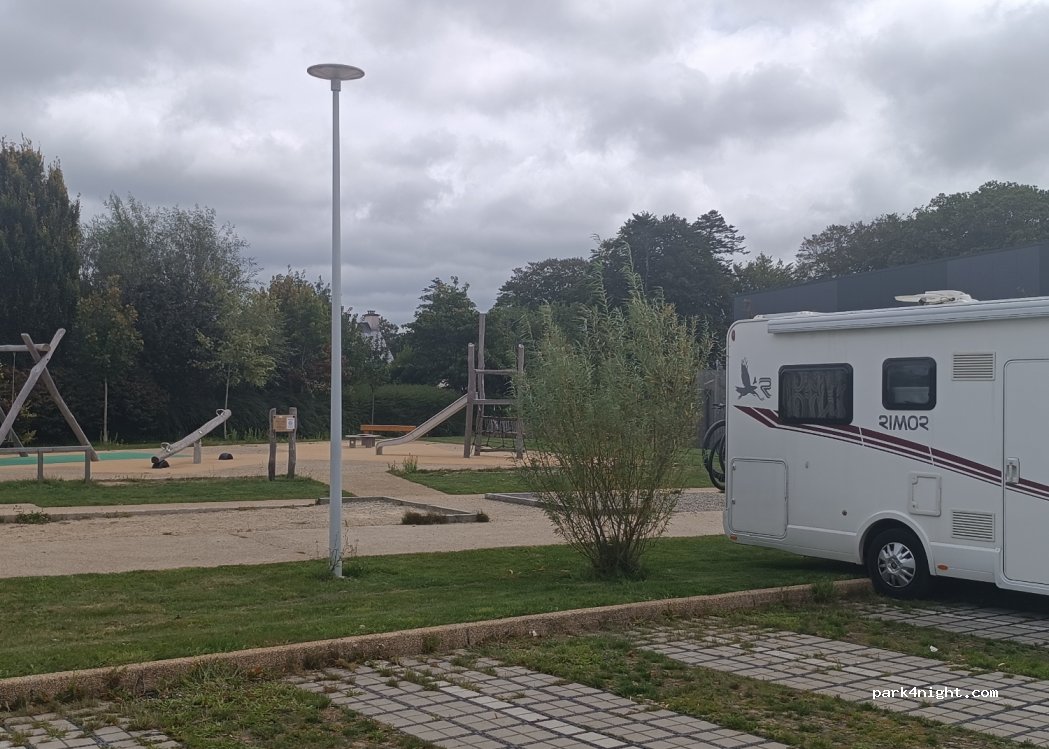 (29100) Douarnenez - 6 Allée Sainte-Croix — foto 3
