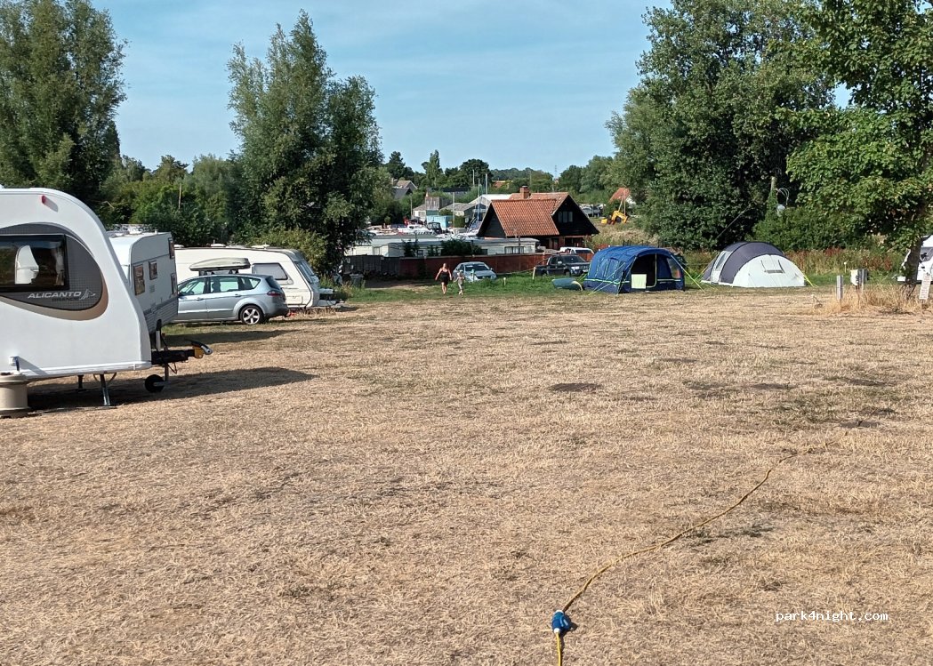Loddon Campsite — foto 2