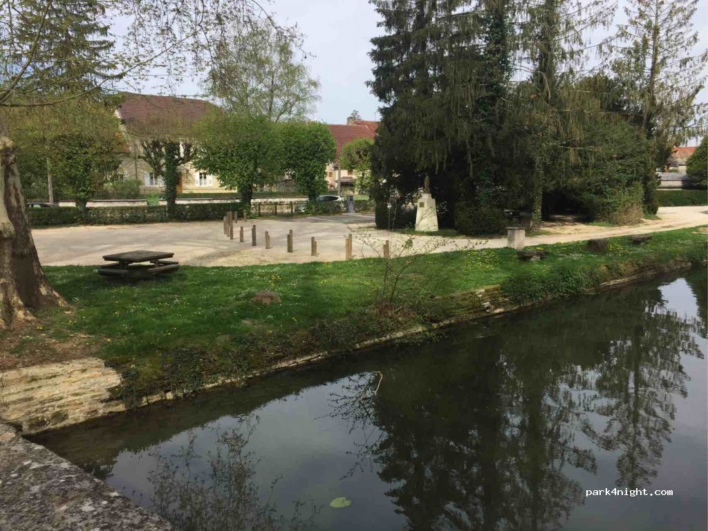 (21610) Fontaine-Française - 20 Rue Berthaut — foto 2