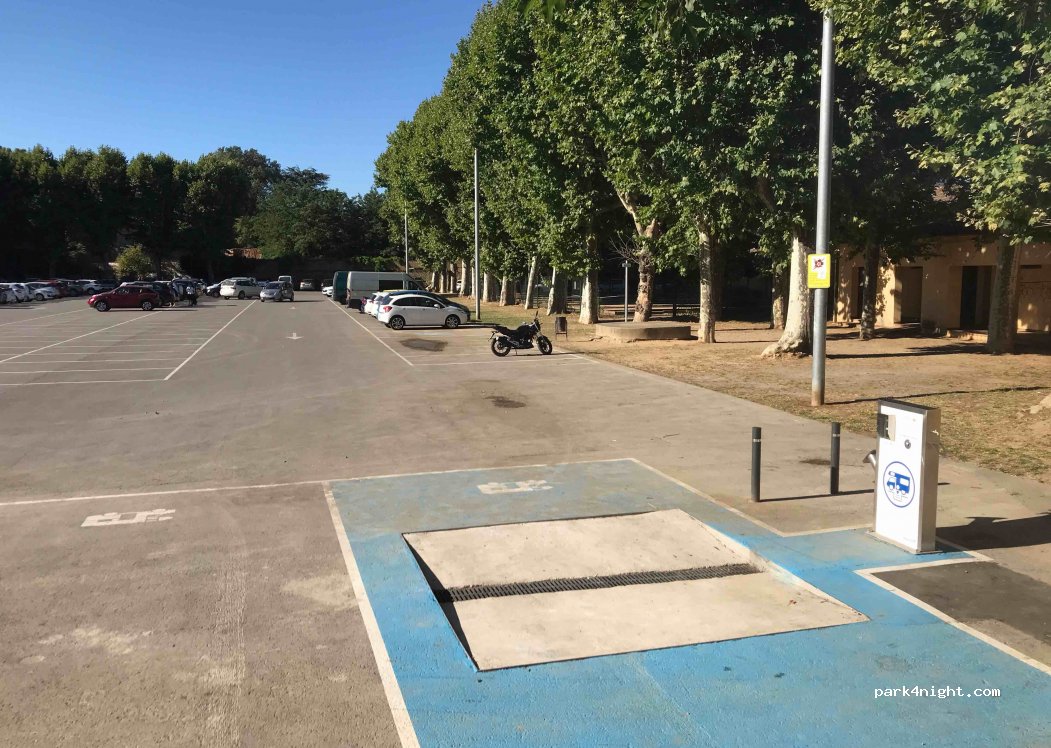 (17100) La Bisbal d'Empordà - 11 Passeig Marimon Asprer — foto