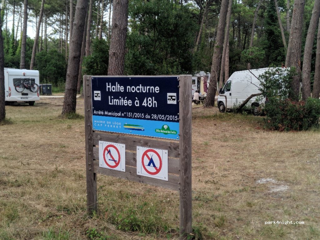 (33970) Lège-Cap-Ferret - Avenue de Bordeaux — foto