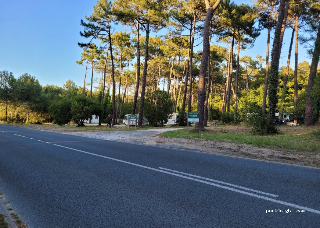 (33970) Lège-Cap-Ferret - Avenue de Bordeaux — foto 3