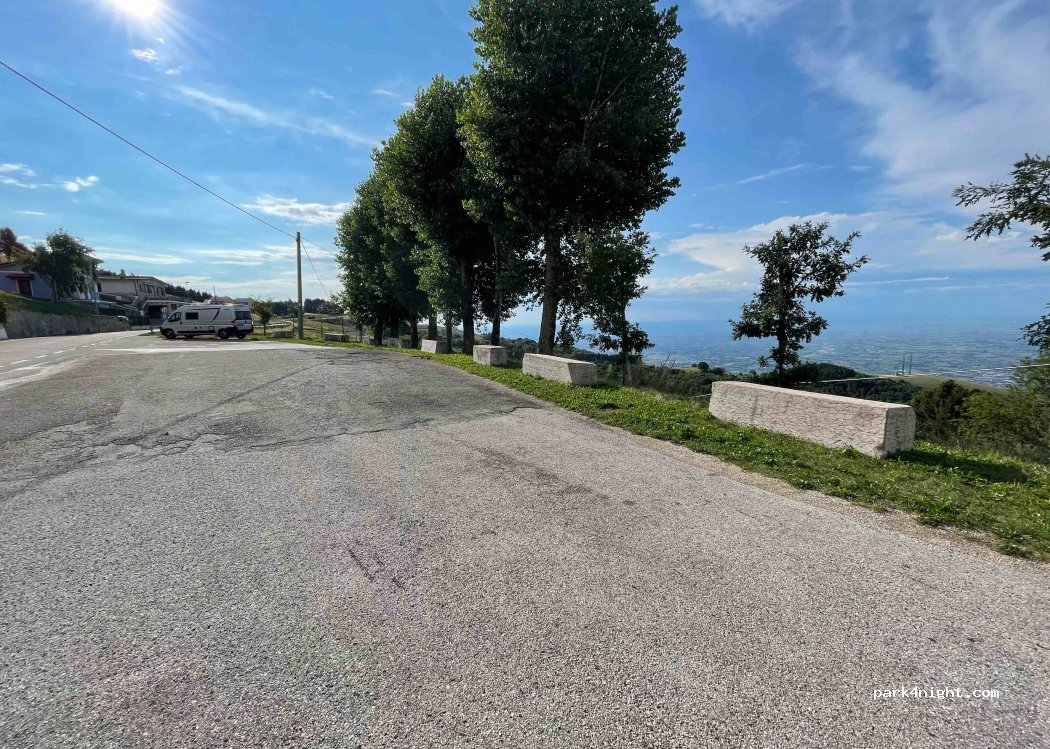 (36061) Bassano del Grappa - 12 Via Monte Caina — foto