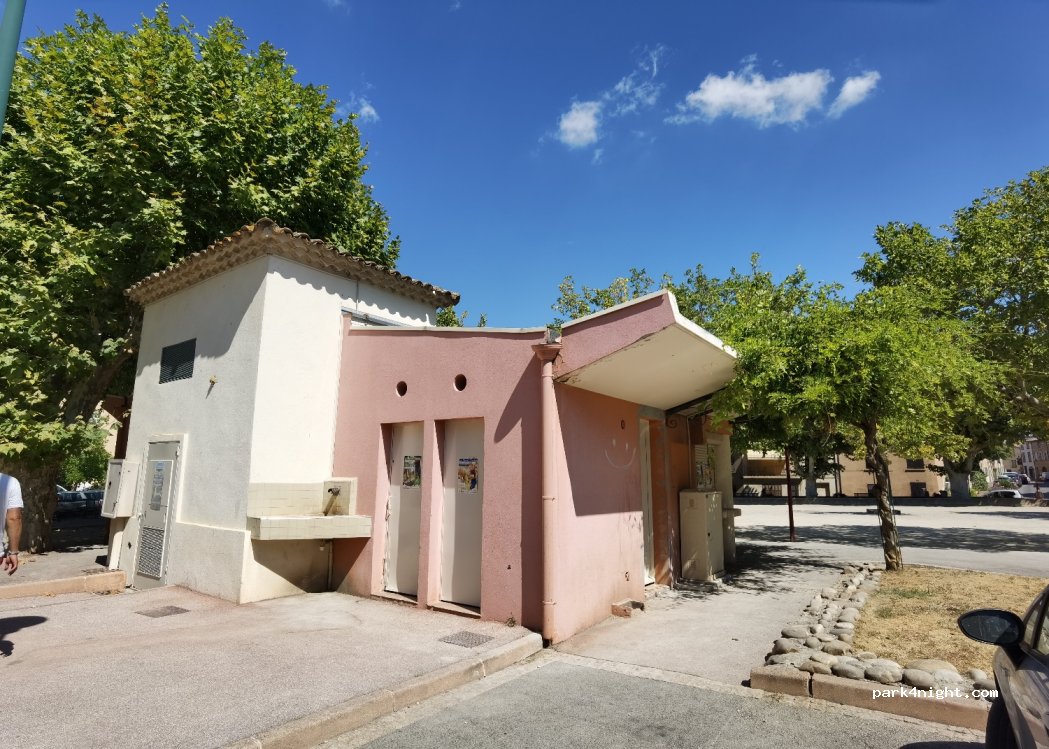 (83550) Vidauban - 4 Place de la Montagne — foto
