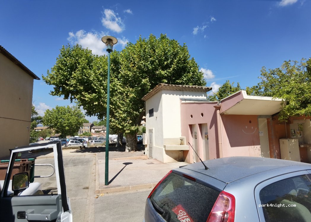 (83550) Vidauban - 4 Place de la Montagne — foto 2