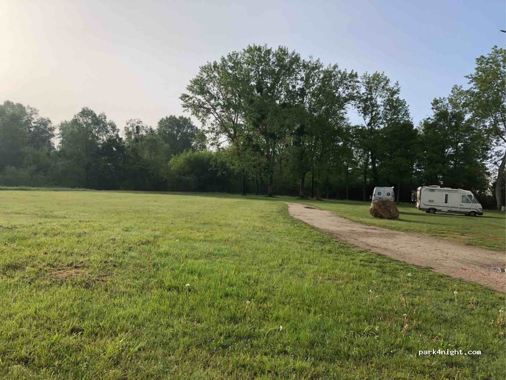 (18240) Sury-prés-Léré - Unnamed Road — foto 3
