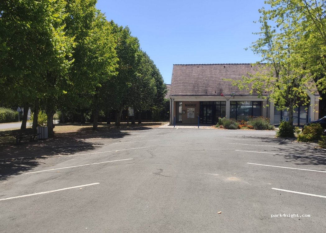 (86220) Saint-Rémy-sur-Creuse - 2 Place Andre Chicot — foto