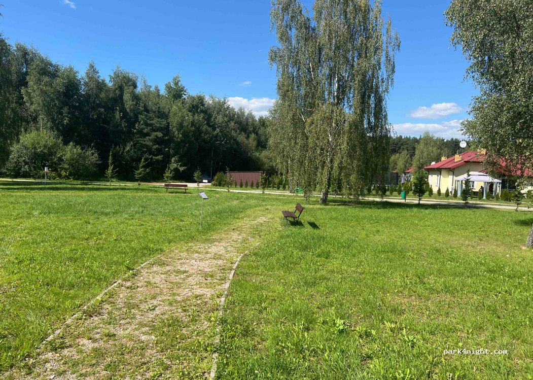 (05-830) Kajetany - Ogrody Walendów — foto