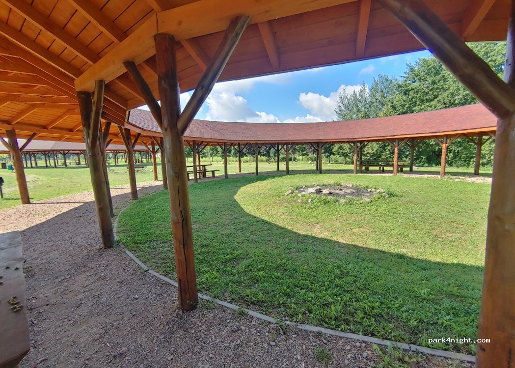 (05-830) Kajetany - Ogrody Walendów — foto 4
