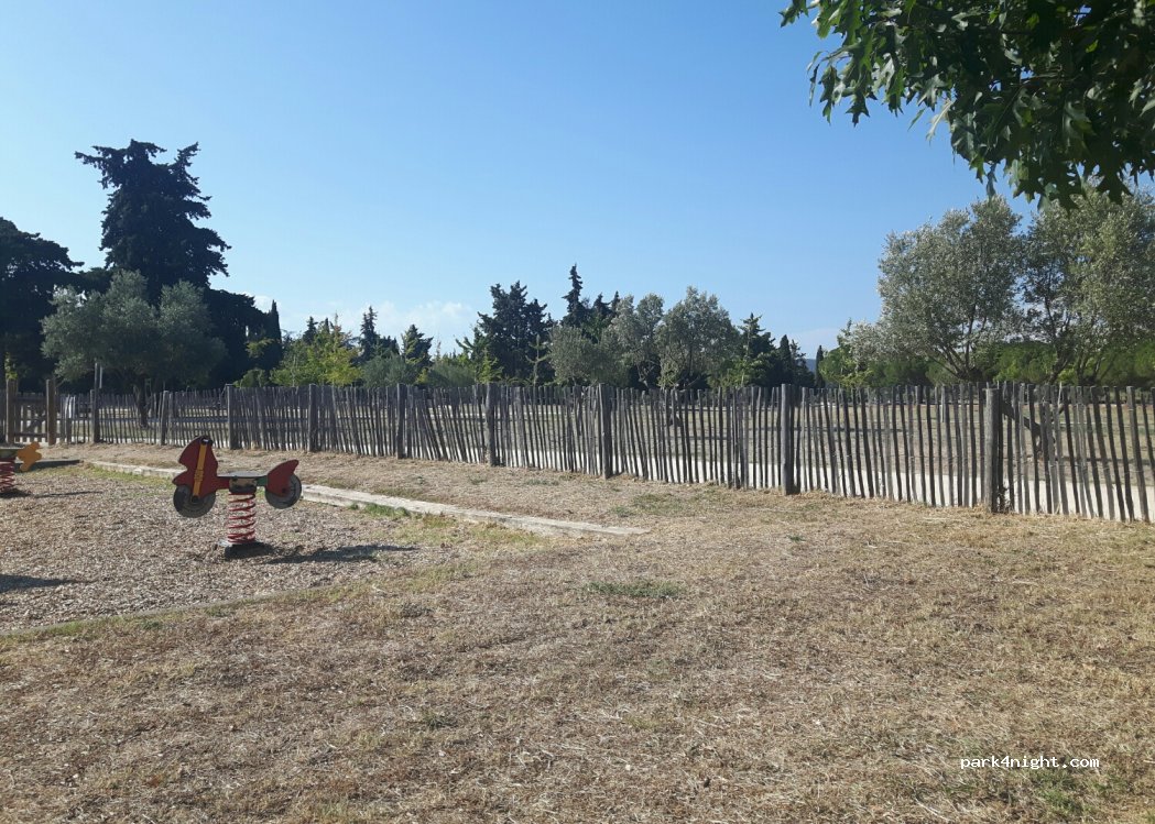 (83250) La Londe-les-Maures - 1263 Avenue du Général de Gaulle — foto