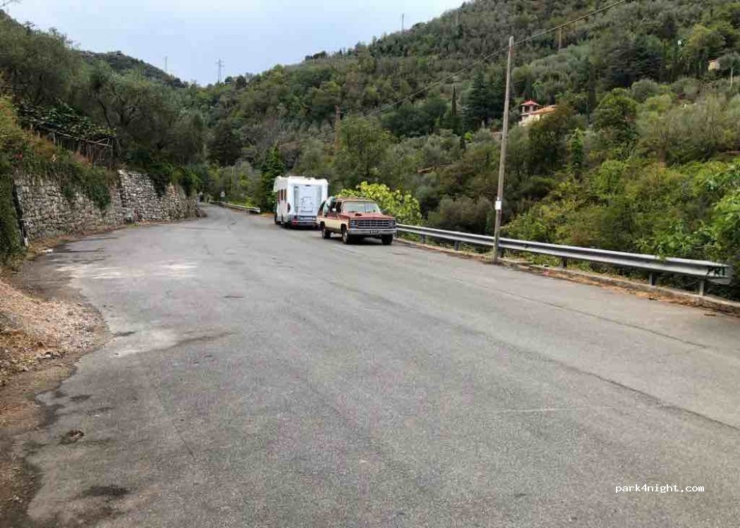 (18010) Montalto Ligure - Unnamed Road — foto