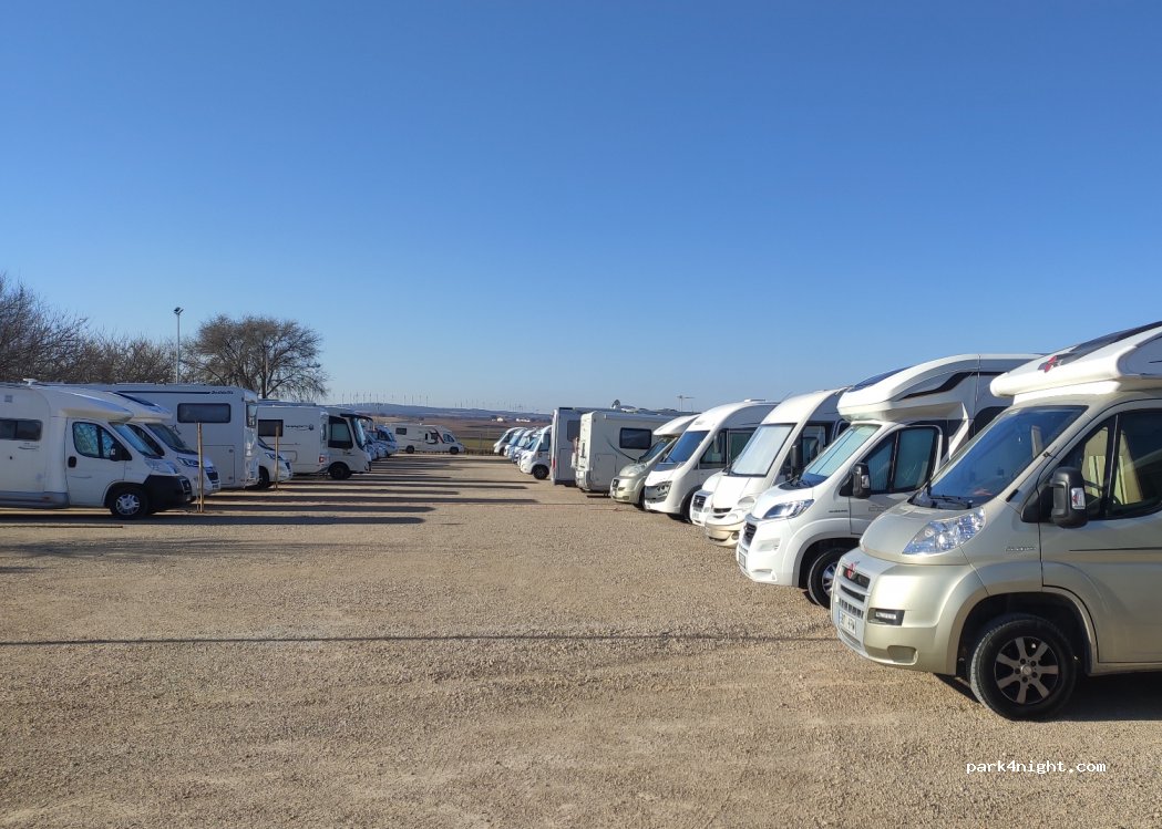 Área de Autocaravanas Corral-Rubio — foto 2