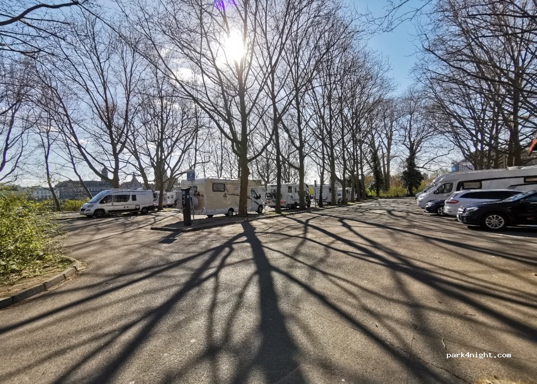 Contipark Stellplatz Wiesentorstraße — foto