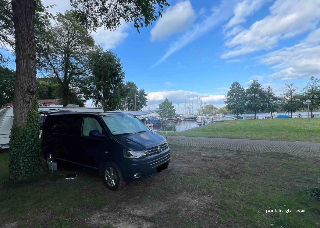 Wohnmobilstellplatz Marina Röbel — foto 4