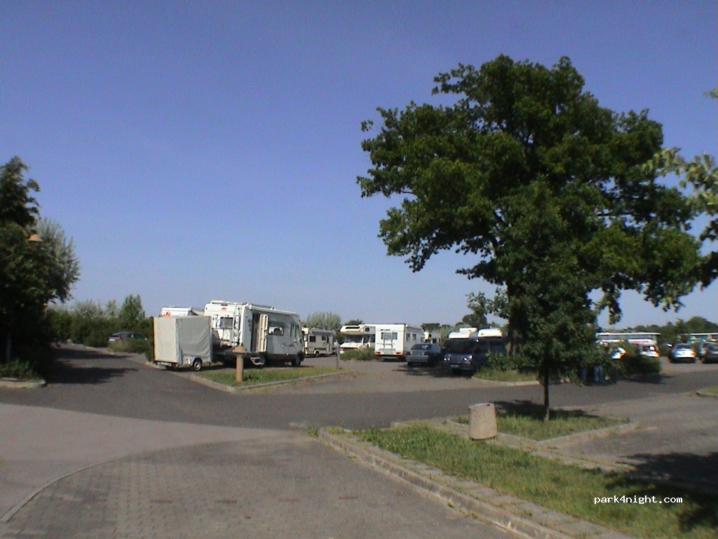 Wohnmobilstellplatz Oranienbaum-Wörlitz — foto