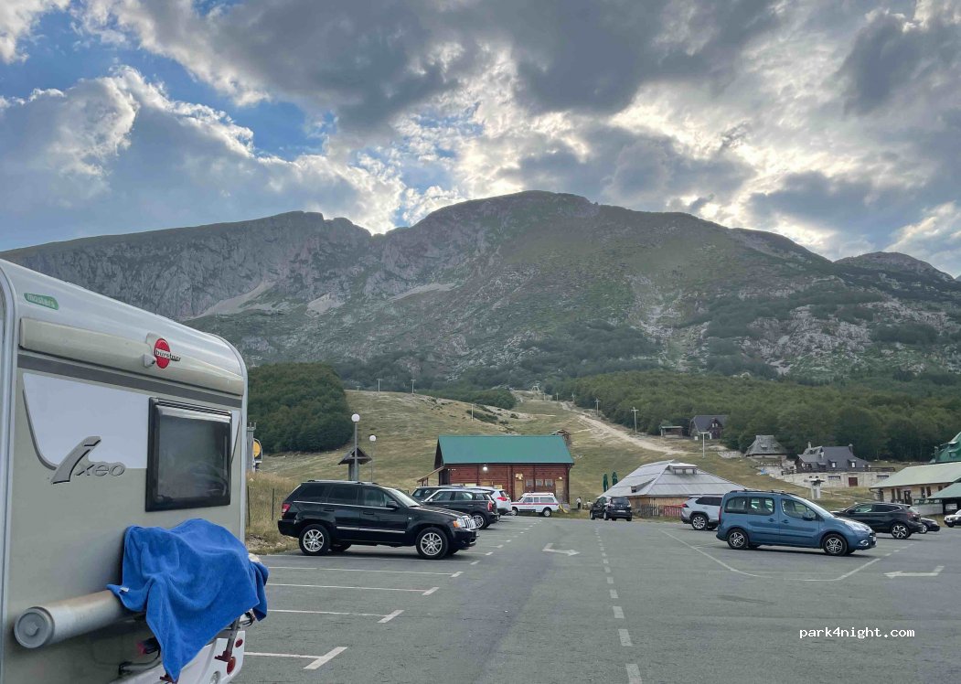 (44F3+3PP) Virak - Unnamed road — foto